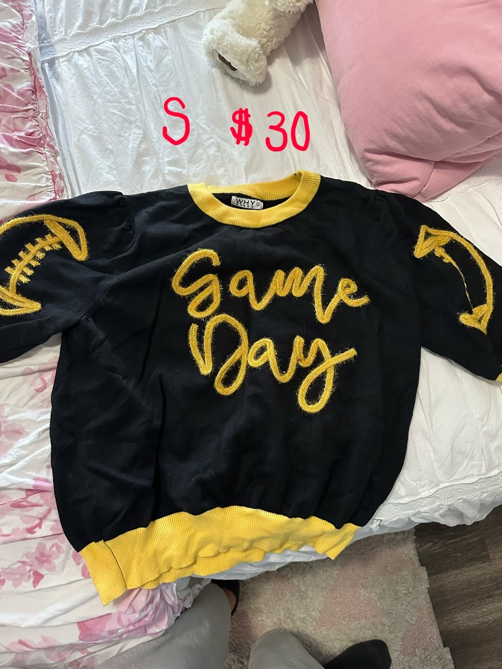Black & Yellow 'Same Day' Graphic Pullover